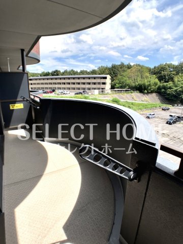 バルコニー　外からの目が気にならないバルコニーで洗濯物が干せます