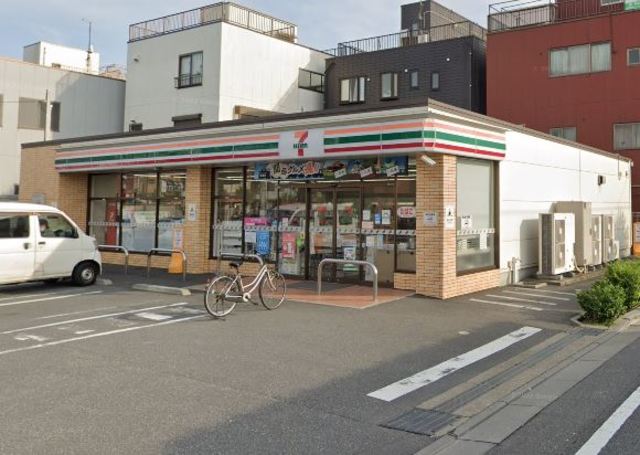 コンビニ　セブンイレブン足立西新井6丁目店（コンビニ）まで158m