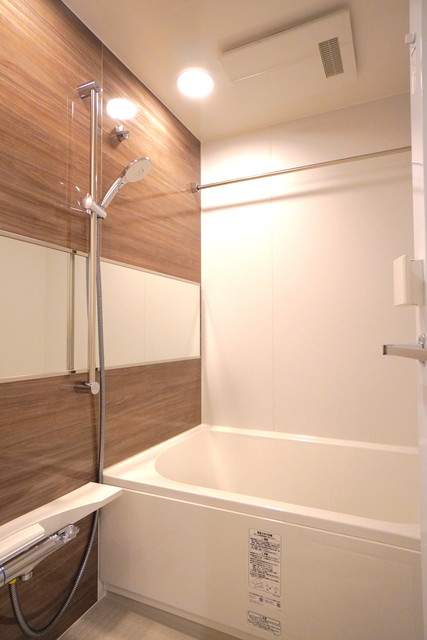 バス・シャワールーム　※写真は同タイプ住戸です。