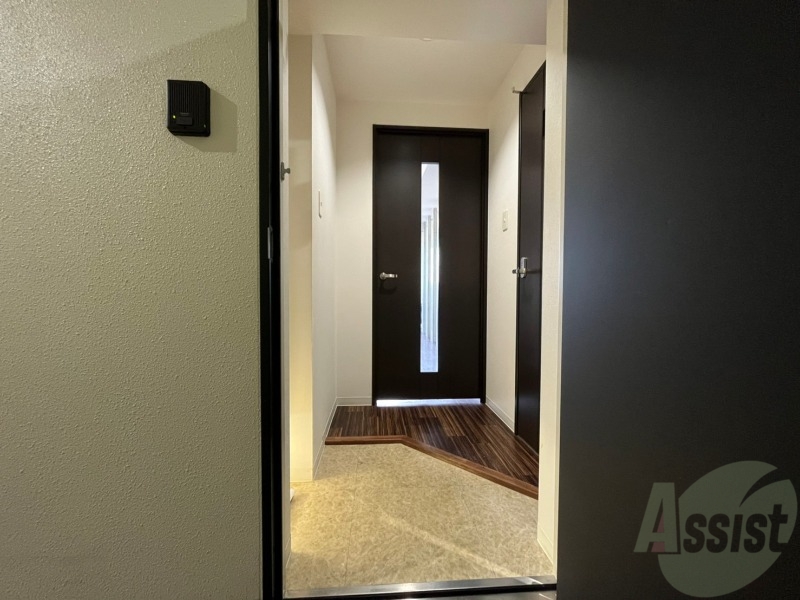 玄関　玄関の様子です。明るい印象ですね。気分もあがりそう。