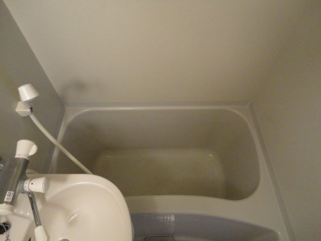 バス・シャワールーム　浴槽