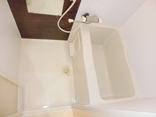 バス・シャワールーム　バス。