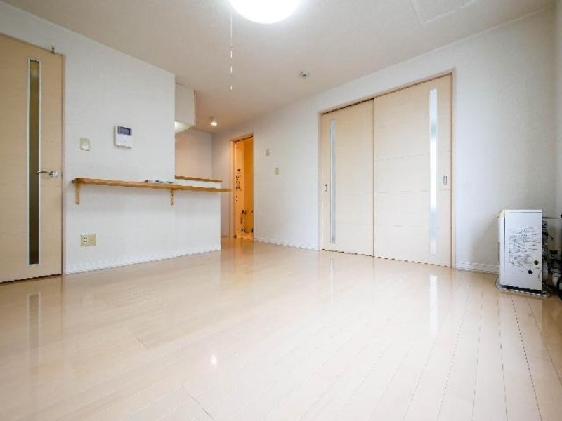 居室・リビング　退去予定につき反転タイプの画像です。