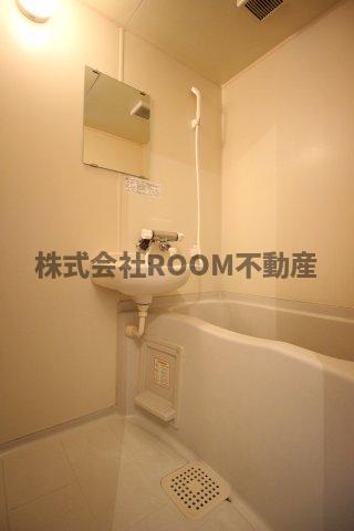 バス・シャワールーム　落ち着いた空間のお風呂です