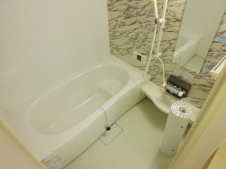 バス・シャワールーム　浴室乾燥・追い炊き機能付きで便利♪