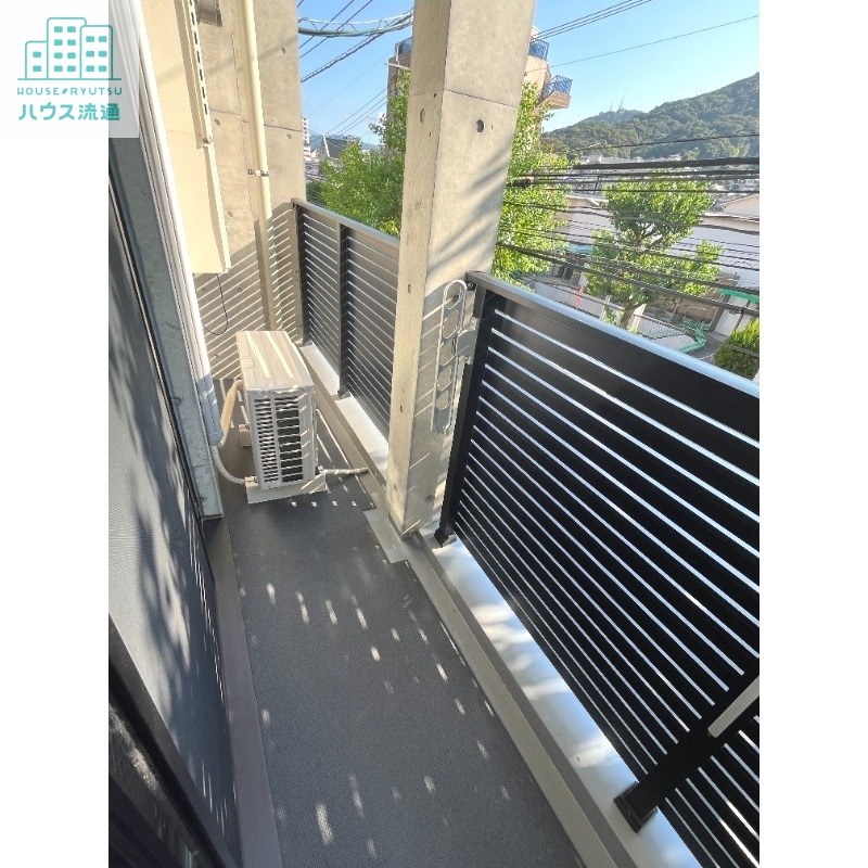 バルコニー　※写真は別号室です。
