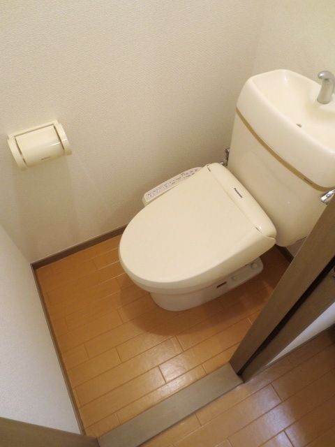 トイレ　★シャワートイレ付★