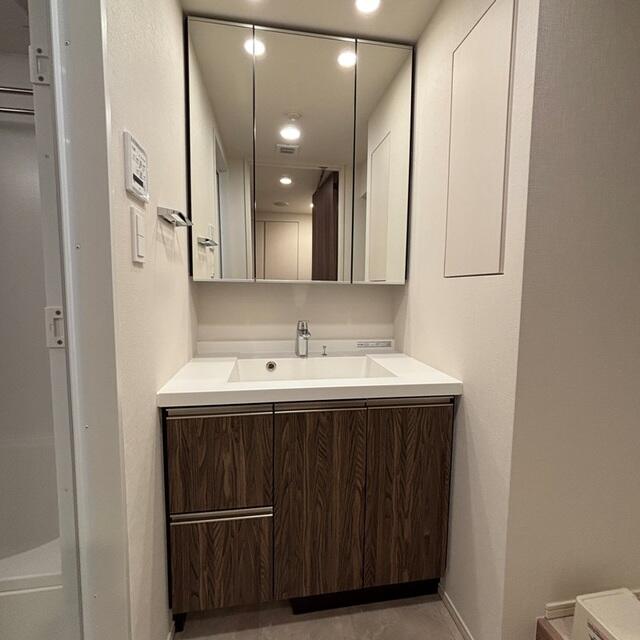 洗面設備　※写真は同タイプ住戸です。