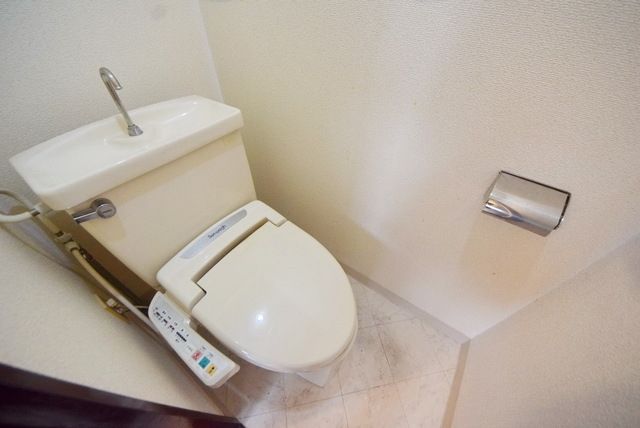 トイレ　★温水洗浄便座付きのトイレです★