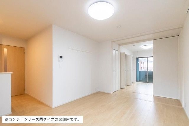 居室・リビング　写真は同型タイプです。