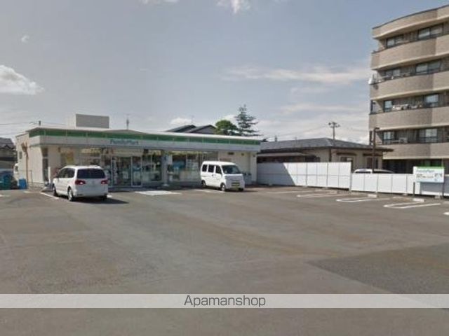 コンビニ　ファミリーマート山形五十鈴３丁目店（コンビニ）まで520m