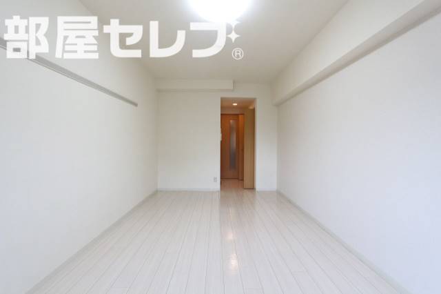 居室・リビング　２０１号室の写真になります。
