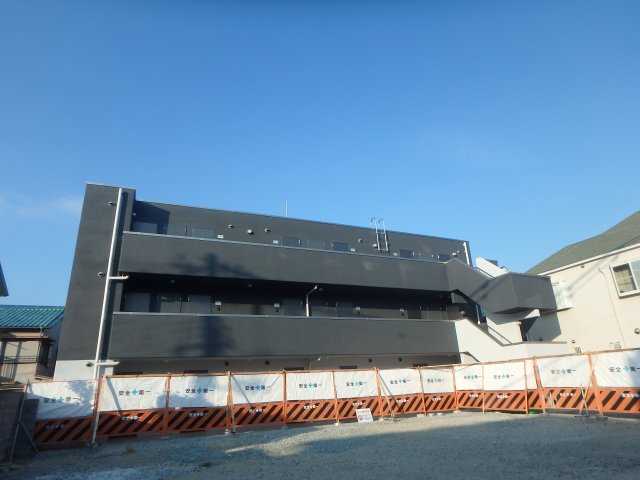 建物外観　落ち着いた雰囲気の外観です