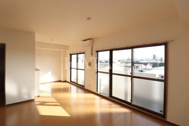 居室・リビング　同物件別部屋です。