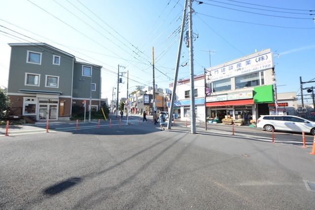 その他　駅前（その他）まで2000m