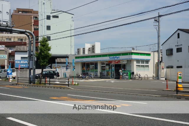 コンビニ　ファミリーマート（コンビニ）まで500m