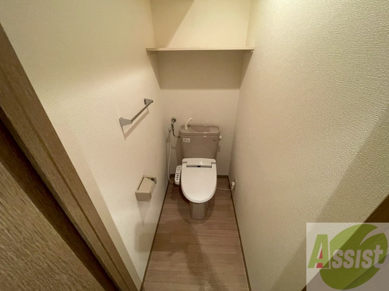トイレ　こちらはトイレです。清潔感があり、安心して使用できます。