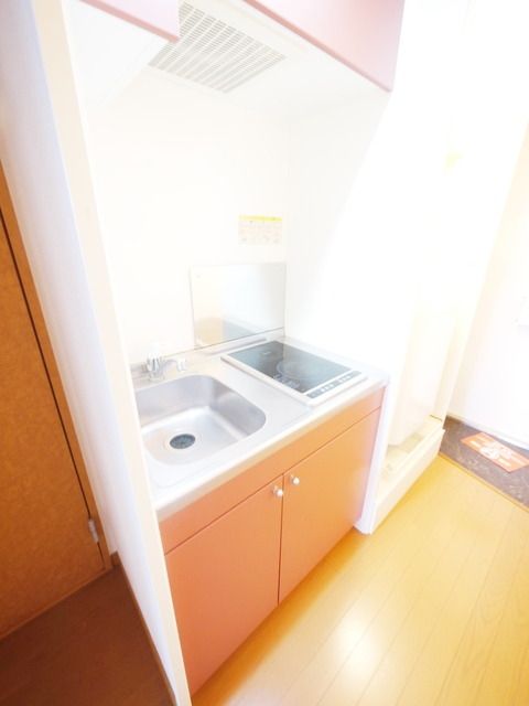キッチン　★ＩＨ付きのシステムキッチンです★