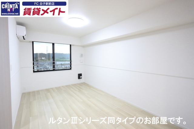 居室・リビング　同型タイプ写真