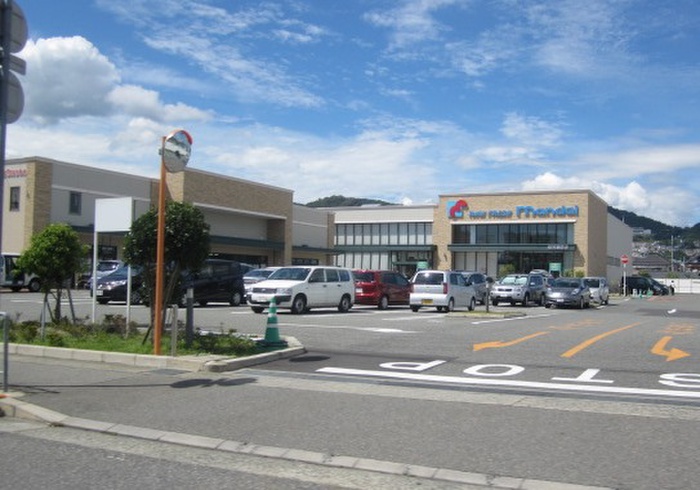 スーパー　万代 南花屋敷店（スーパー）まで301m