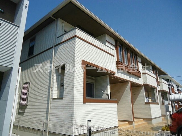 建物外観　落ち着いた雰囲気の外観です