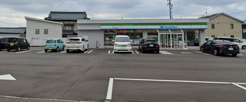 コンビニ　ファミリーマート 新潟逢谷内店（コンビニ）まで268m