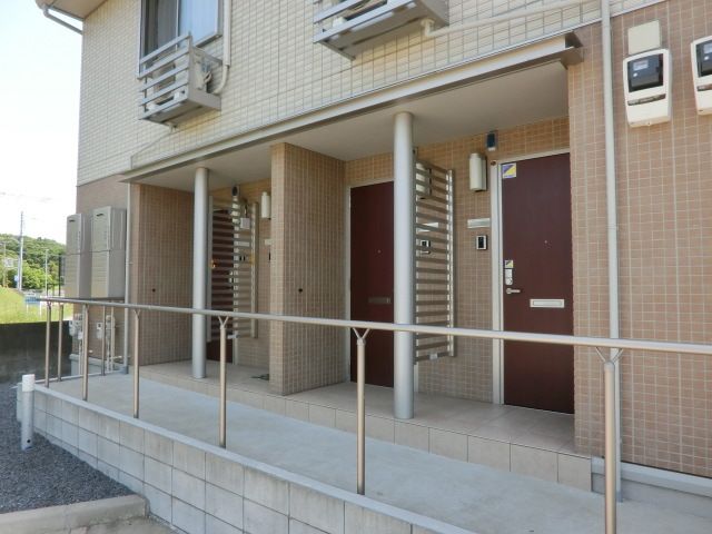 エントランス　玄関へのアプローチ
