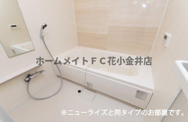バス・シャワールーム　コンパクトで使いやすいお風呂です