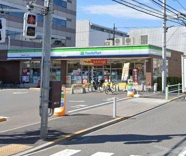 コンビニ　ファミリーマート板橋新河岸二丁目店（コンビニ）まで200m