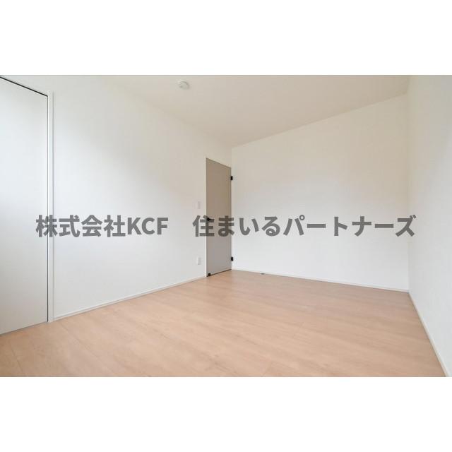 居室・リビング　個人の部屋や寝室として使える洋室です