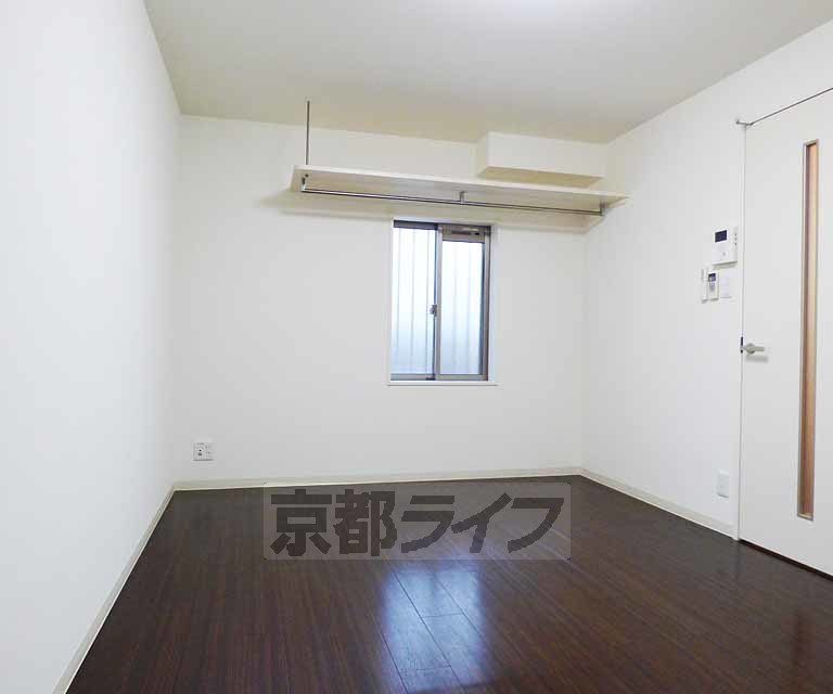 居室・リビング　広々とした室内です。