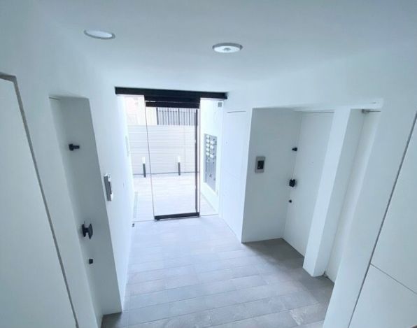 ロビー　弊社は都内全域の物件をご紹介可能です！