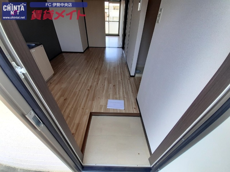 玄関　別部屋参考写真です