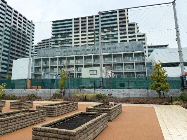 小学校　横浜市立箕輪小学校（小学校）まで822m