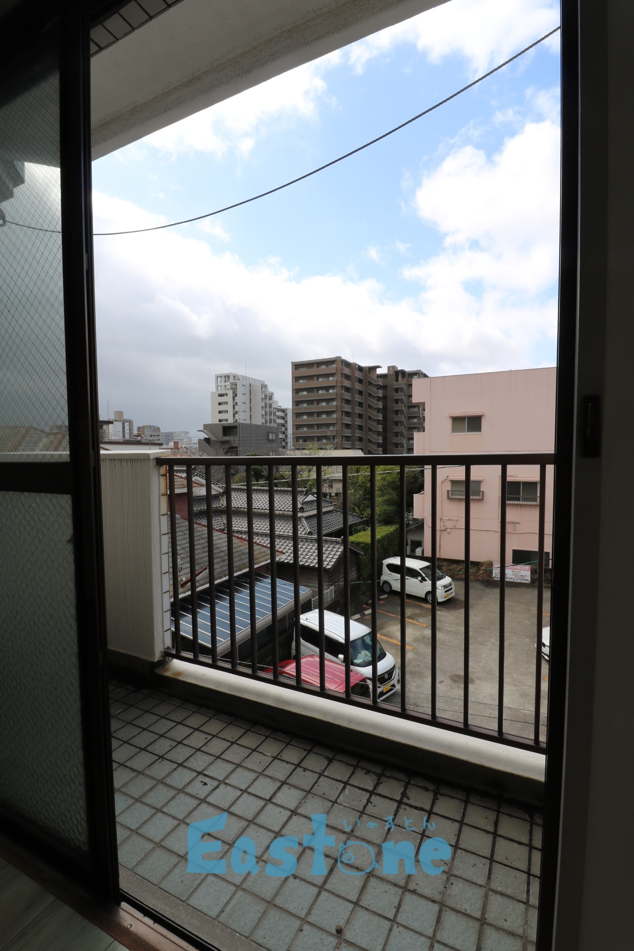 眺望　陽当たりの良いバルコニーが嬉しい
