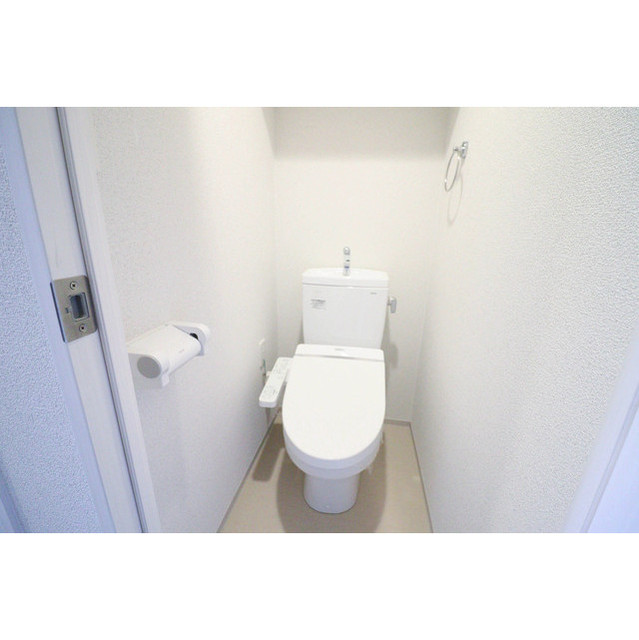 トイレ　清潔感のあるトイレです