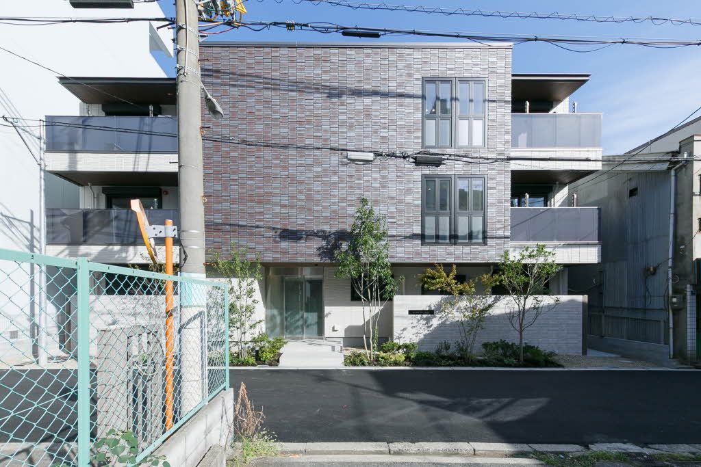建物外観　積水ハウス施工の賃貸住宅「シャーメゾン」です