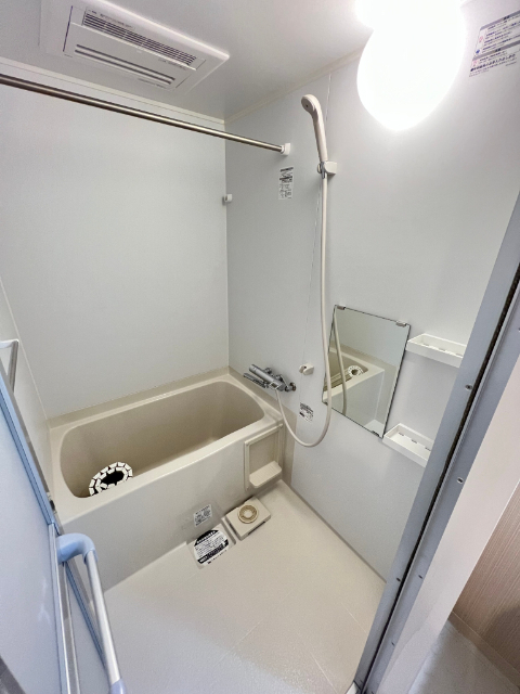 バス・シャワールーム　※反転間取り別部屋参考写真