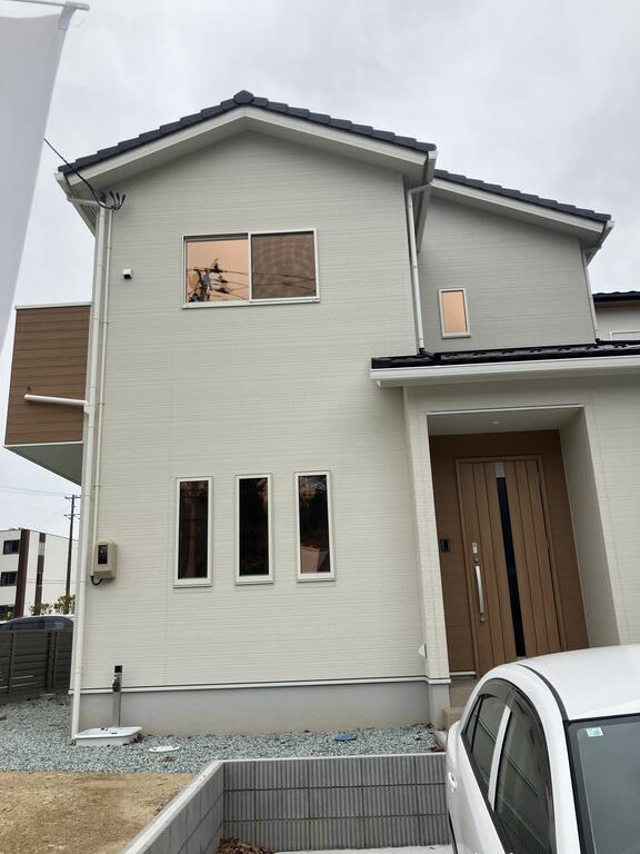 建物外観　メゾネットタイプ２階建て