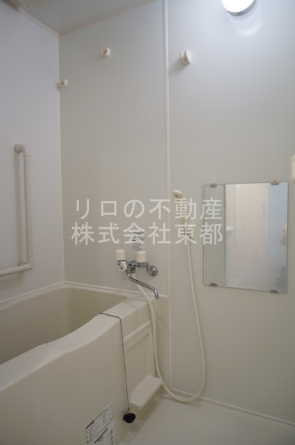 バス・シャワールーム　人気の浴槽付き☆快適にバスタイムをお過ごしいただけます♪