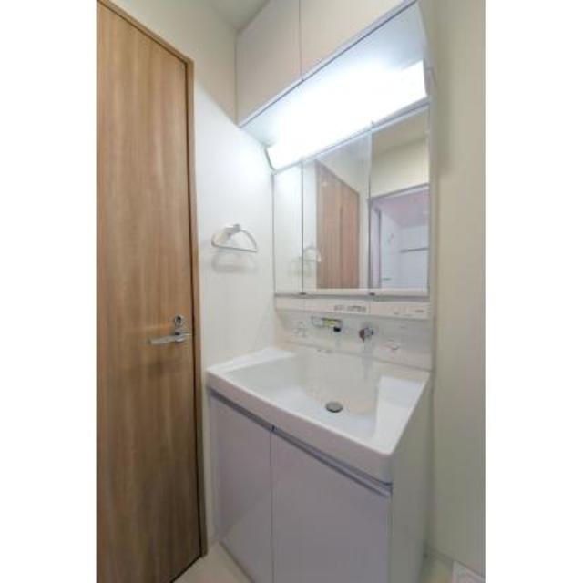 洗面設備　※写真は同タイプ住戸です。