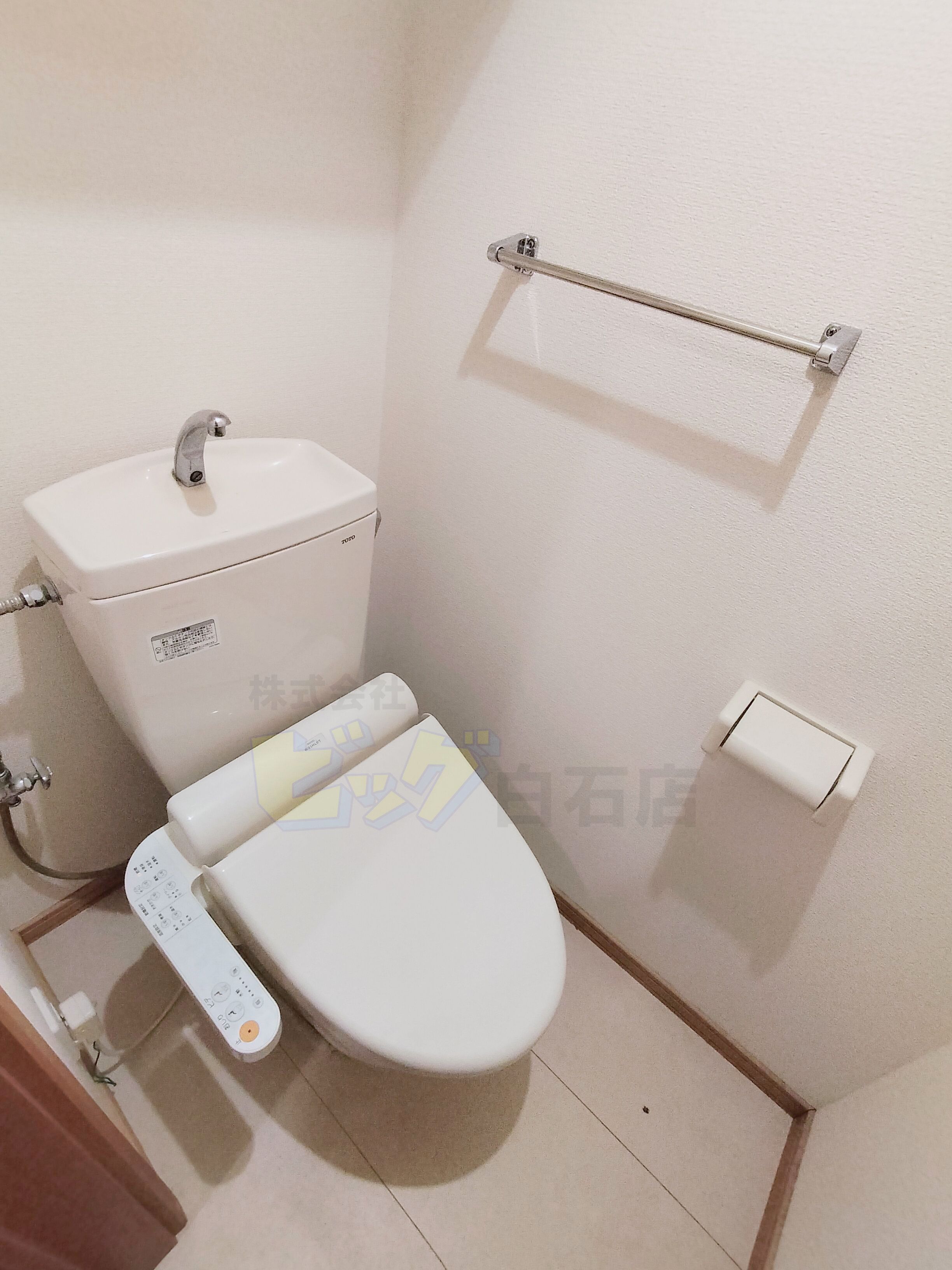 トイレ　ウォシュレット付きのトイレです♪