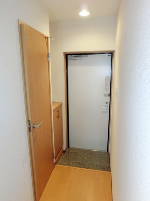 玄関　玄関にはシューズボックス・広々収納があります。