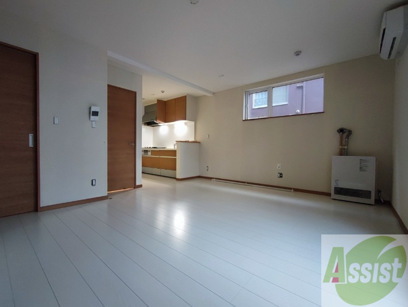 居室・リビング　広くてキレイなお部屋が広がっていて、充実した生活が送れそう。