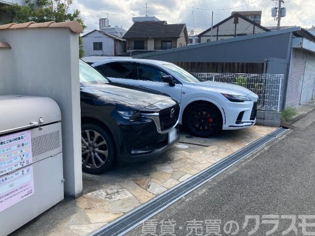 駐車場　敷地内駐車場