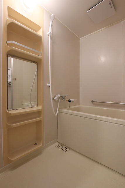 その他共有部分　★屋根付駐輪場★（空き状況・使用料等詳細はご確認下さい）
