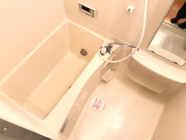 バス・シャワールーム　追焚き給湯リモコン付き（イメージ）
