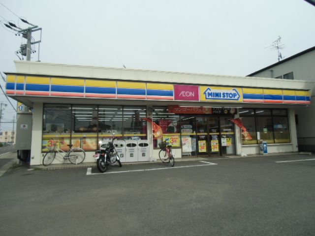 コンビニ　ミニストップ（コンビニ）まで369m