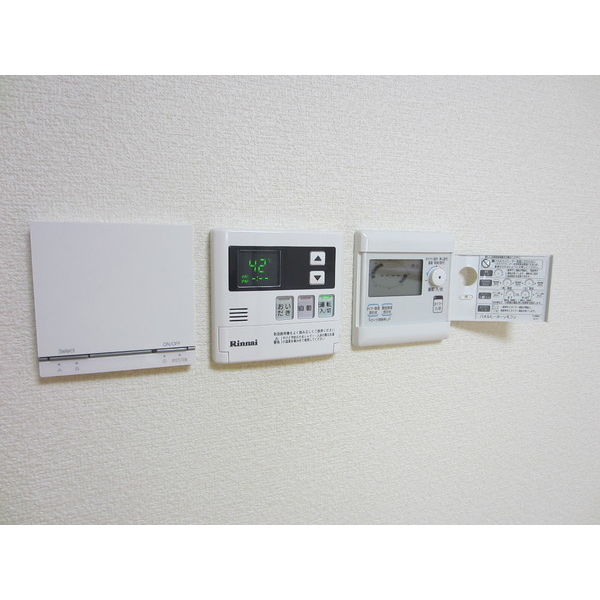 その他設備　給湯器の操作パネルです。