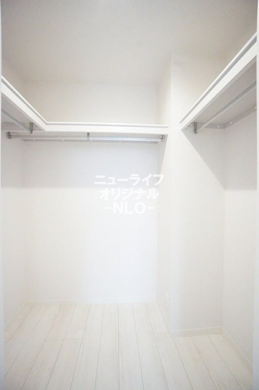 収納　洋服から布団までたっぷり収納できるウォークインクローゼット☆
